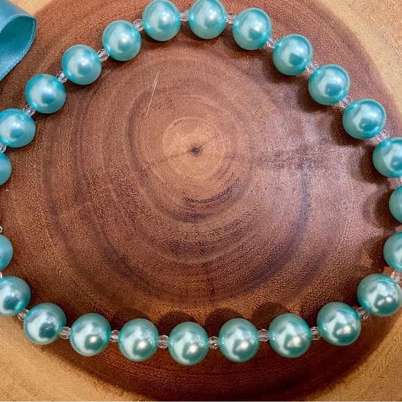 3/$15 Vintage Early 2000s Baby Blue Beaded Statement Necklace with Ribbon - Picture 5 of 6